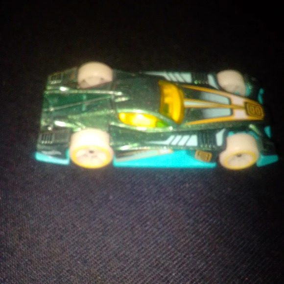 Hot Wheels FORMUL8R Race Car GLOW WHEELS HW 2005 Loose - Picture 4 of 7